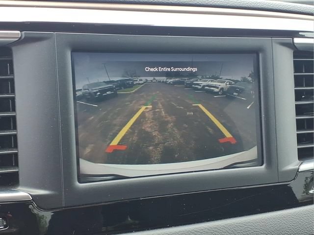 Used 2023 Chrysler Voyager LX FWD image 6