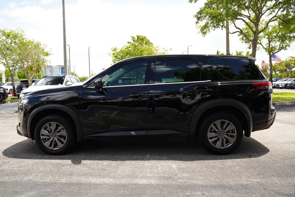 Used 2023 Nissan Pathfinder S image 7