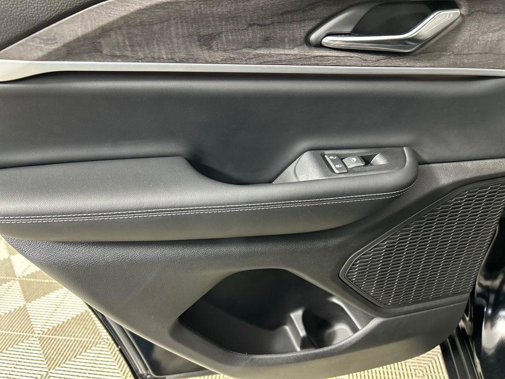 Used 2024 Jeep Grand Cherokee Limited w/ Luxury Tech Group II image 17