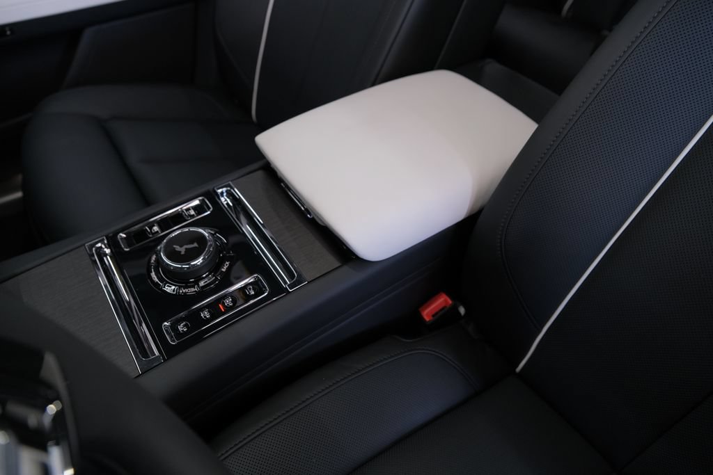 Used 2027 Rolls-Royce Ghost AWD/4WD image 14