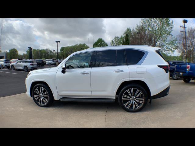 Used 2024 Lexus LX 600 4WD w/ Luxury Package image 5
