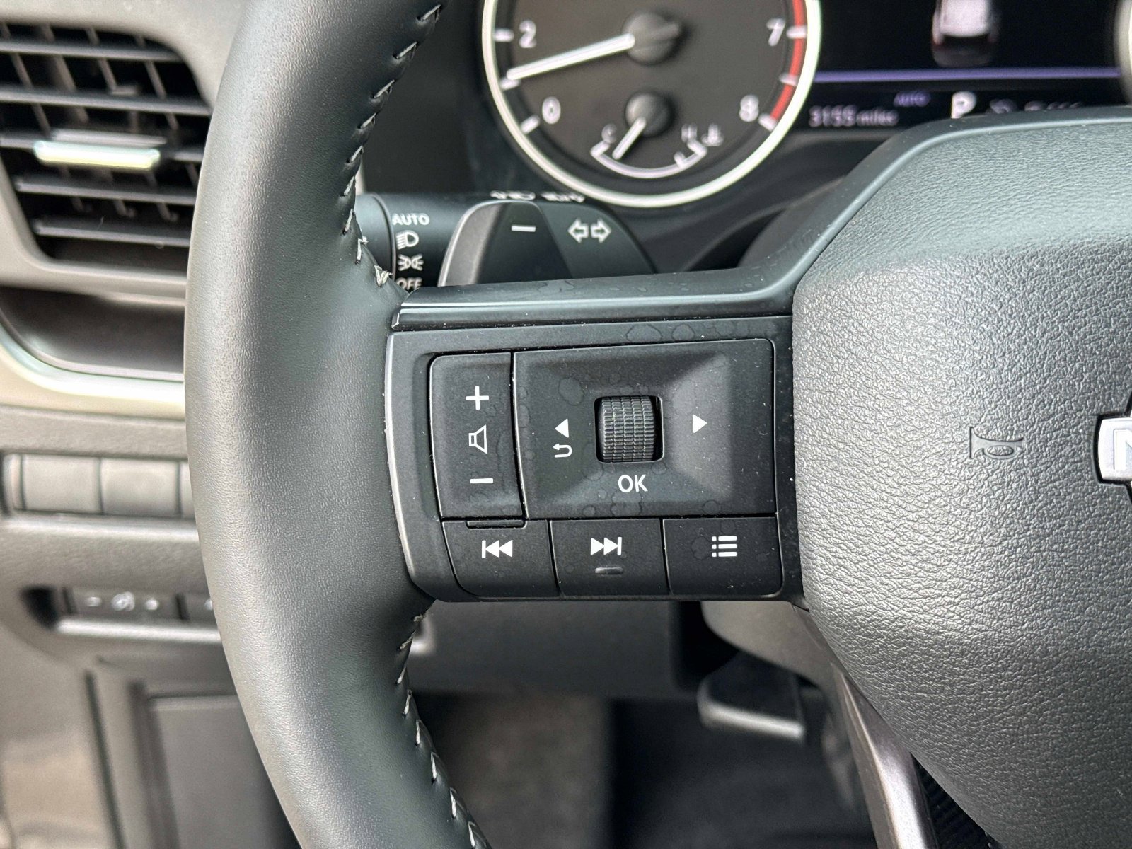 Used 2026 Nissan Rogue SV image 31