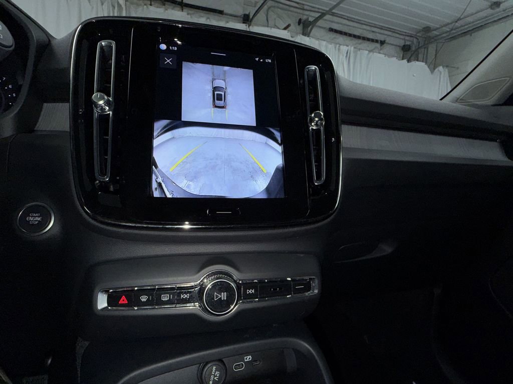 Used 2024 Volvo XC40 B5 Plus w/ Climate Package AWD/4WD image 14