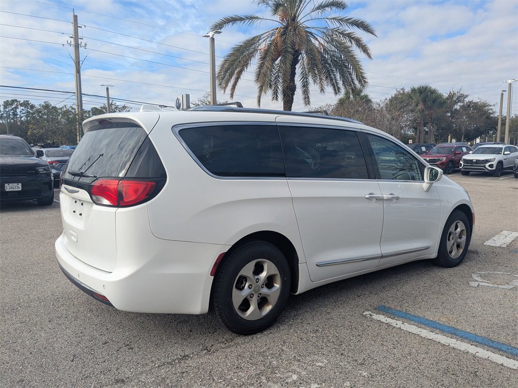 Used 2017 Chrysler Pacifica Touring-L Plus image 12