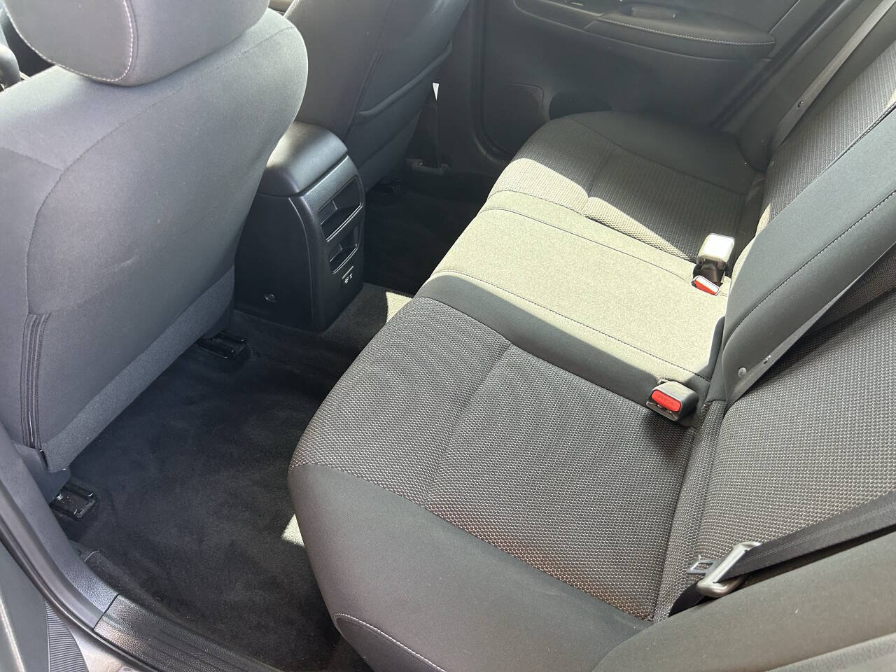 Used 2019 Nissan Sentra S w/ Appearance Package FWD image 5