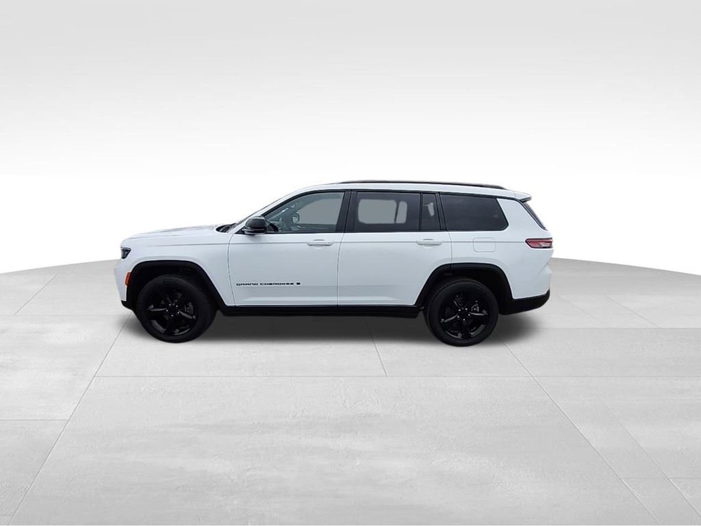 Certified 2023 Jeep Grand Cherokee L Laredo image 15