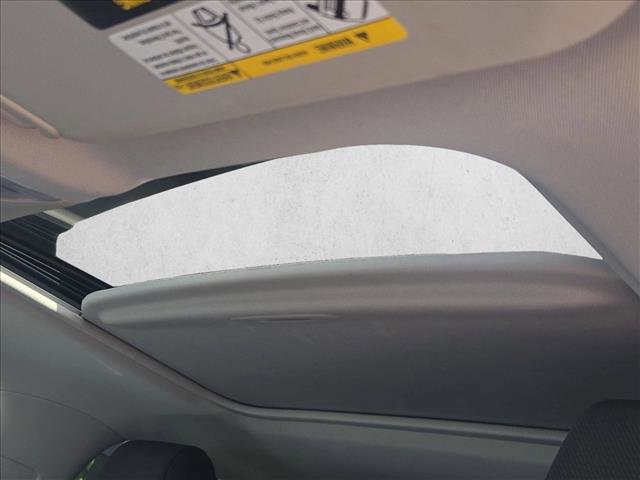 Used 2020 Toyota RAV4 XLE w/ Convenience Package image 10