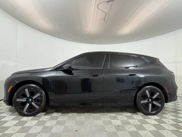 Certified 2023 BMW iX xDrive50 w/ Sport Package AWD/4WD image 4