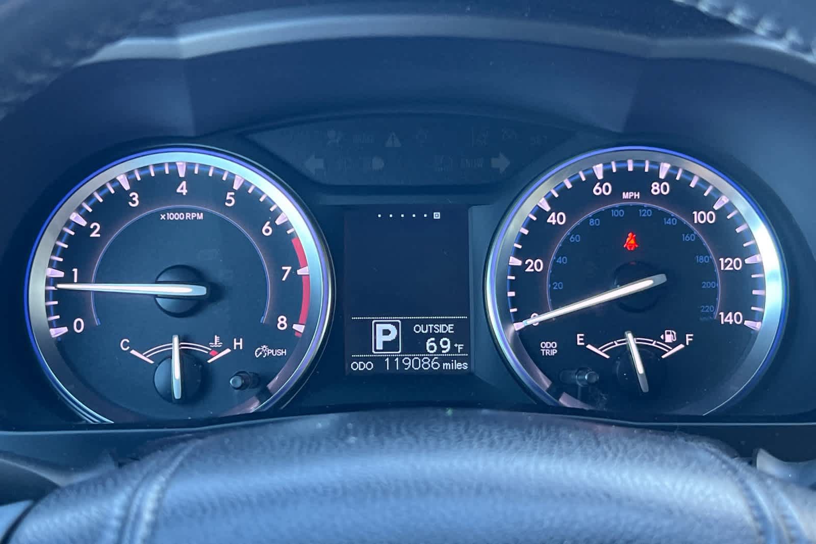 Used 2014 Toyota Highlander Plus FWD image 28
