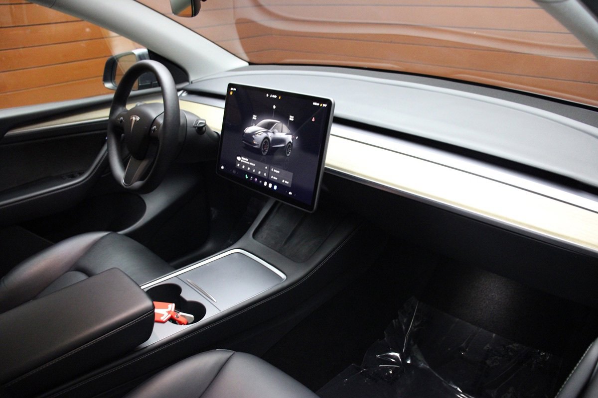 Used 2023 Tesla Model Y Performance image 42