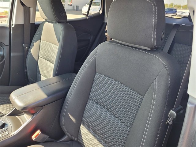 Used 2022 GMC Terrain SLE w/ Driver Convenience Package image 12