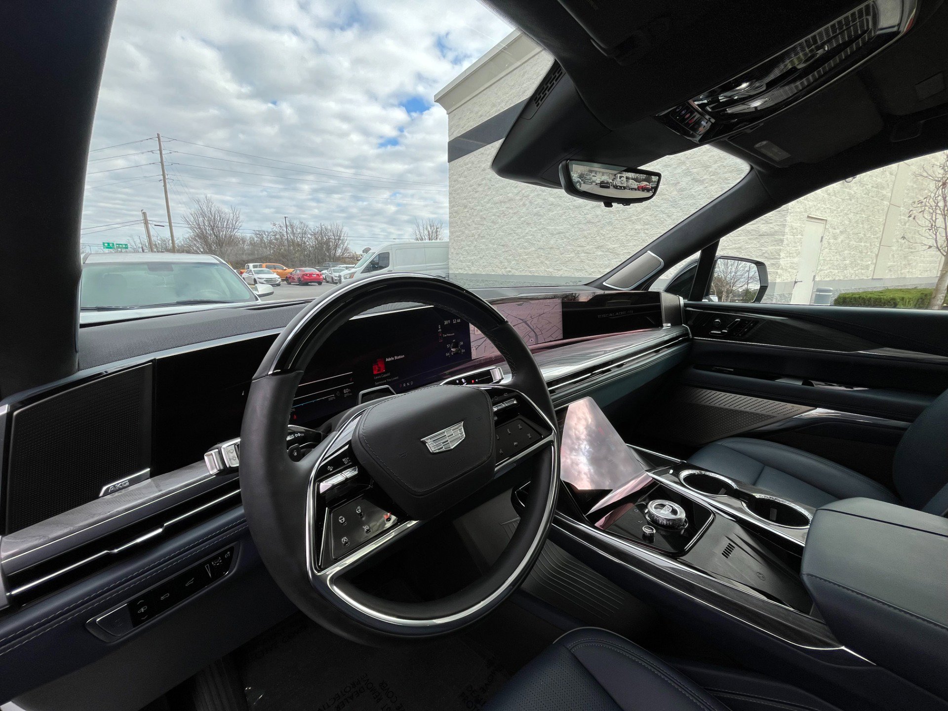 Used 2025 Cadillac Escalade IQ Luxury 2 image 10