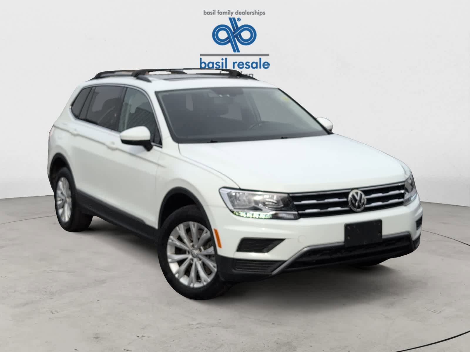 Used 2018 Volkswagen Tiguan SE AWD/4WD image 35