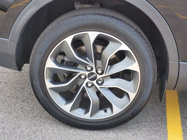 Certified 2023 Lincoln Nautilus Reserve AWD/4WD image 5