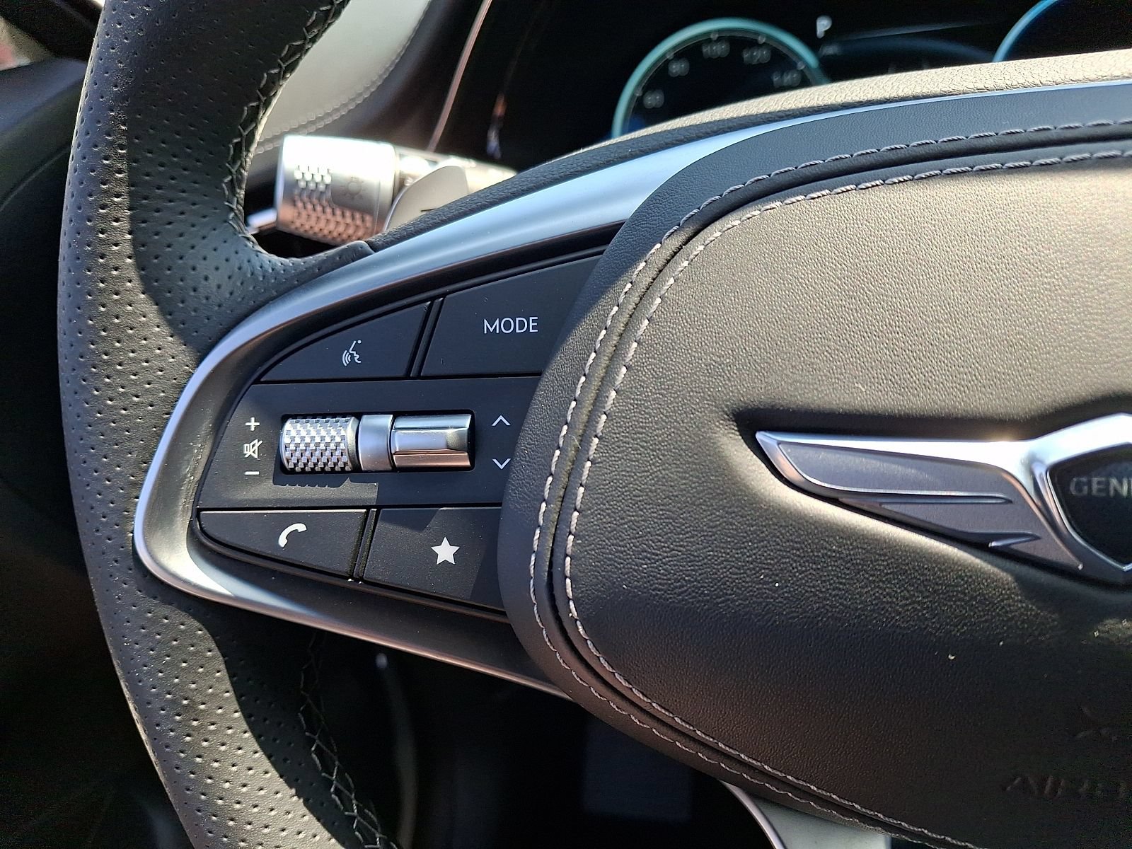 Used 2024 Genesis GV70 2.5T w/ Sport Prestige Package AWD/4WD image 22