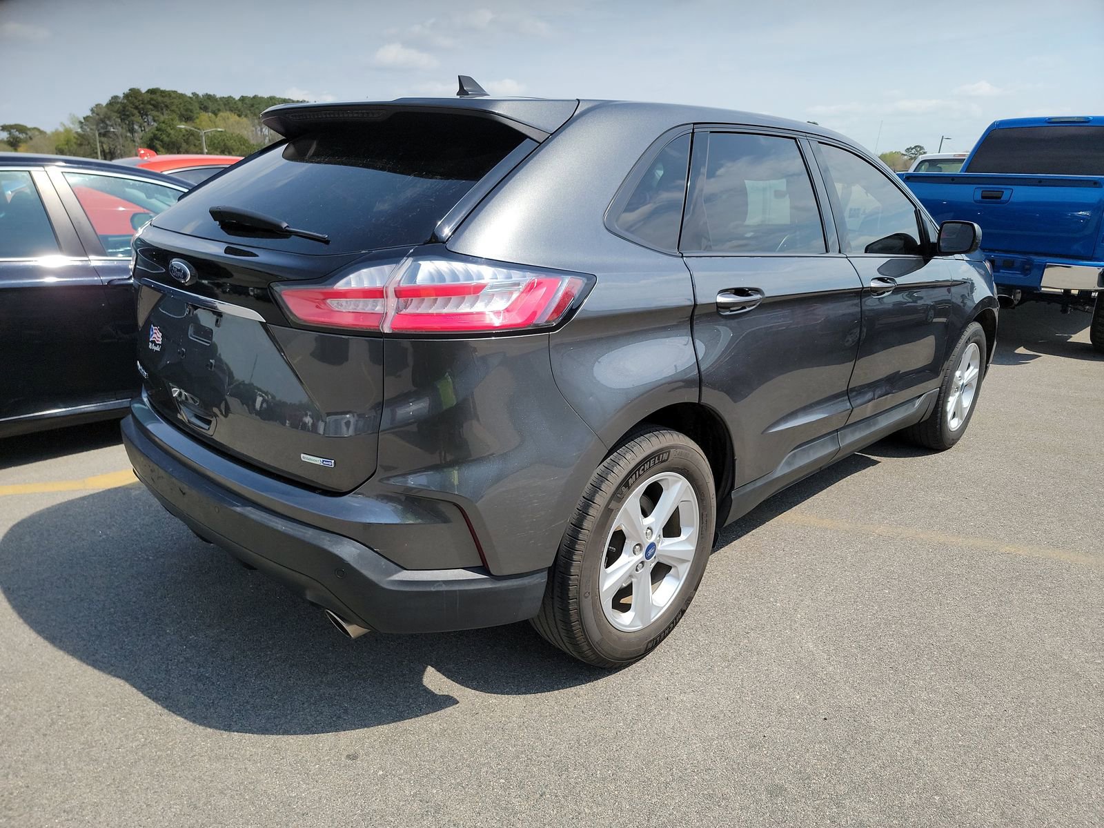 Used 2020 Ford Edge SE image 6