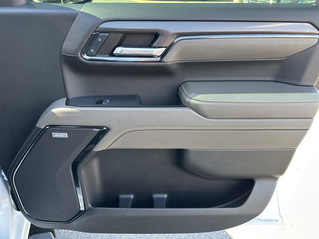Used 2024 Chevrolet Silverado 1500 ZR2 w/ Technology Package image 29