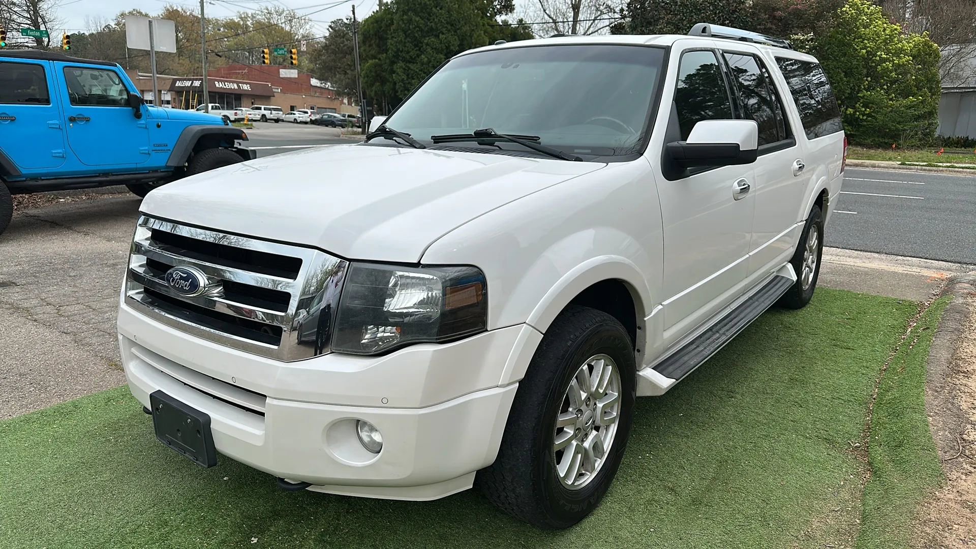 Used 2013 Ford Expedition EL Limited image 3