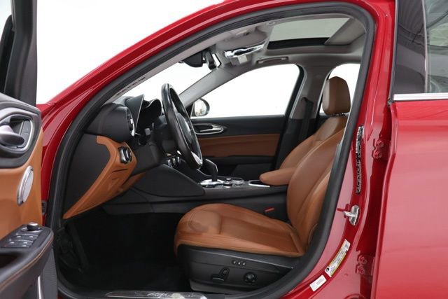 Used 2020 Alfa Romeo Giulia Ti w/ Active Blind Spot Package image 15