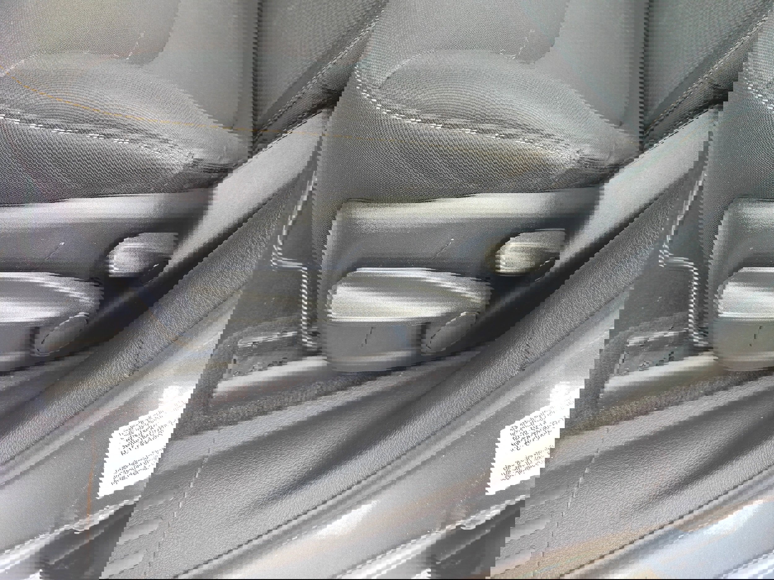 Used 2016 Jeep Cherokee Latitude w/ Cold Weather Group image 9