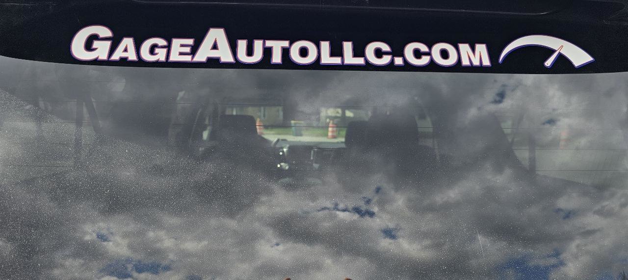 Used 2013 Dodge Avenger SE image 23