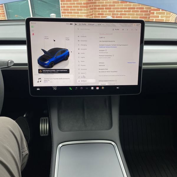 Used 2024 Tesla Model Y Performance image 5