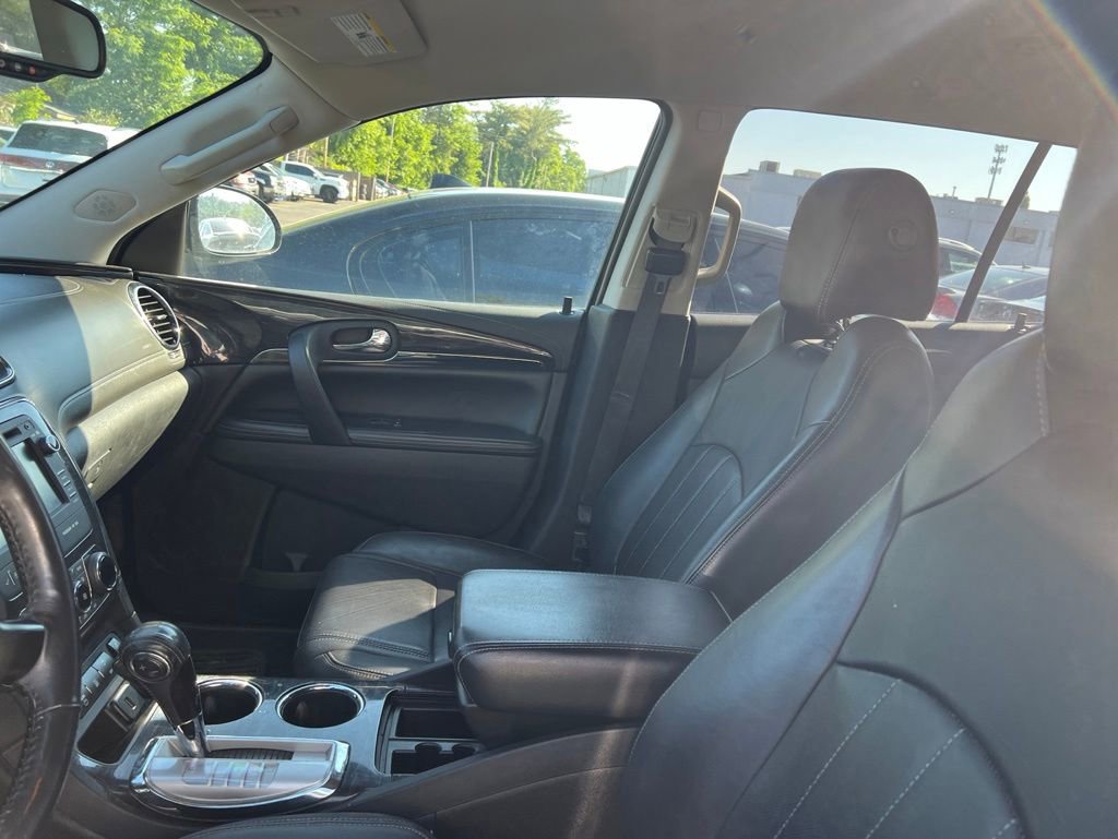 Used 2017 Buick Enclave Leather FWD image 13