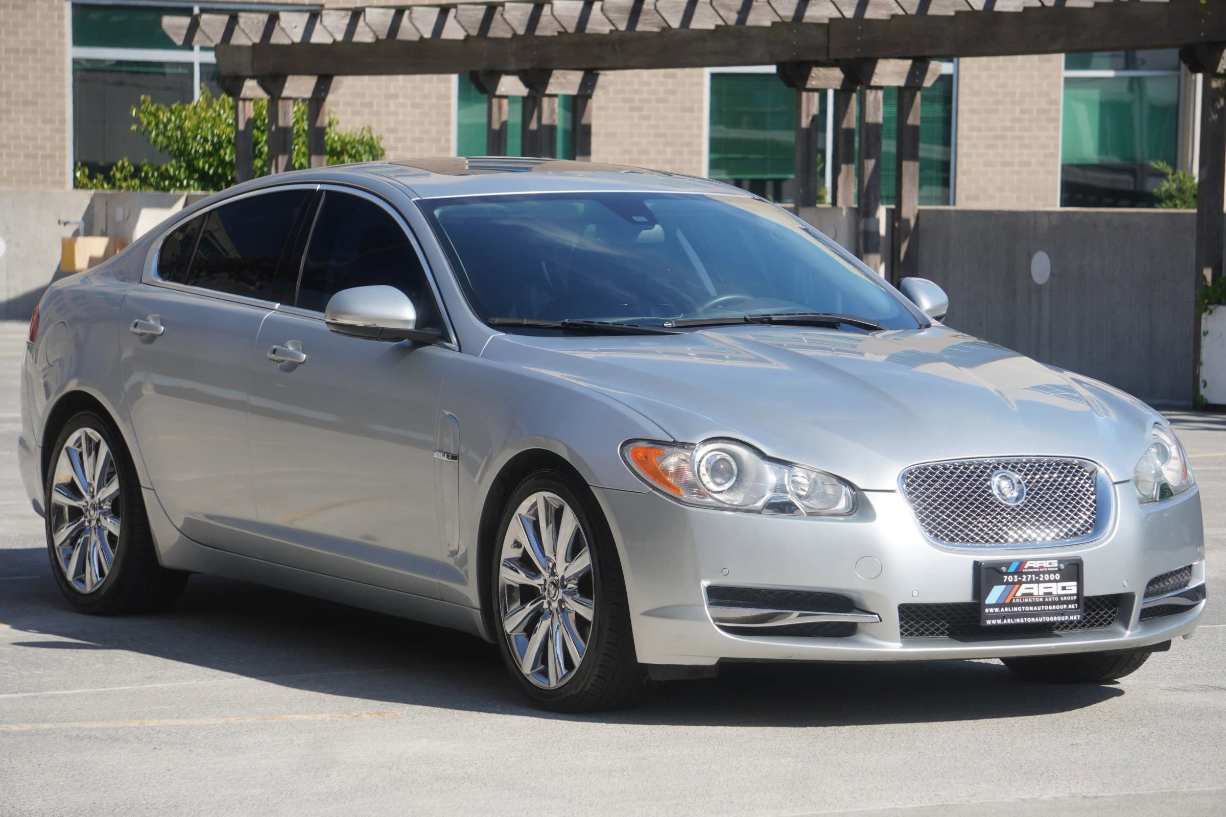 Used 2011 Jaguar XF Premium RWD image 6