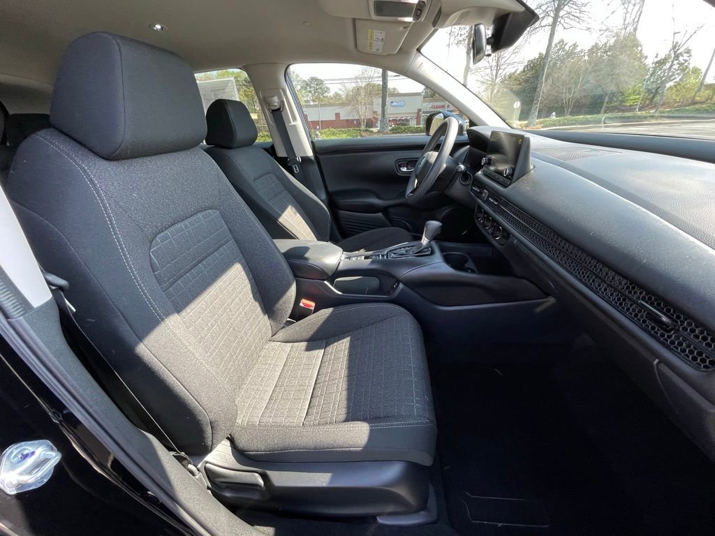 Certified 2025 Honda HR-V LX image 32