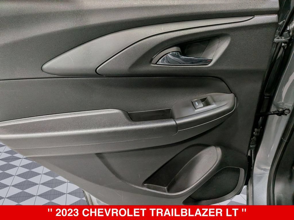 Used 2023 Chevrolet TrailBlazer LT w/ Convenience Package AWD/4WD image 28