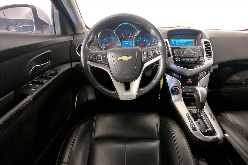 Used 2011 Chevrolet Cruze LTZ FWD image 6