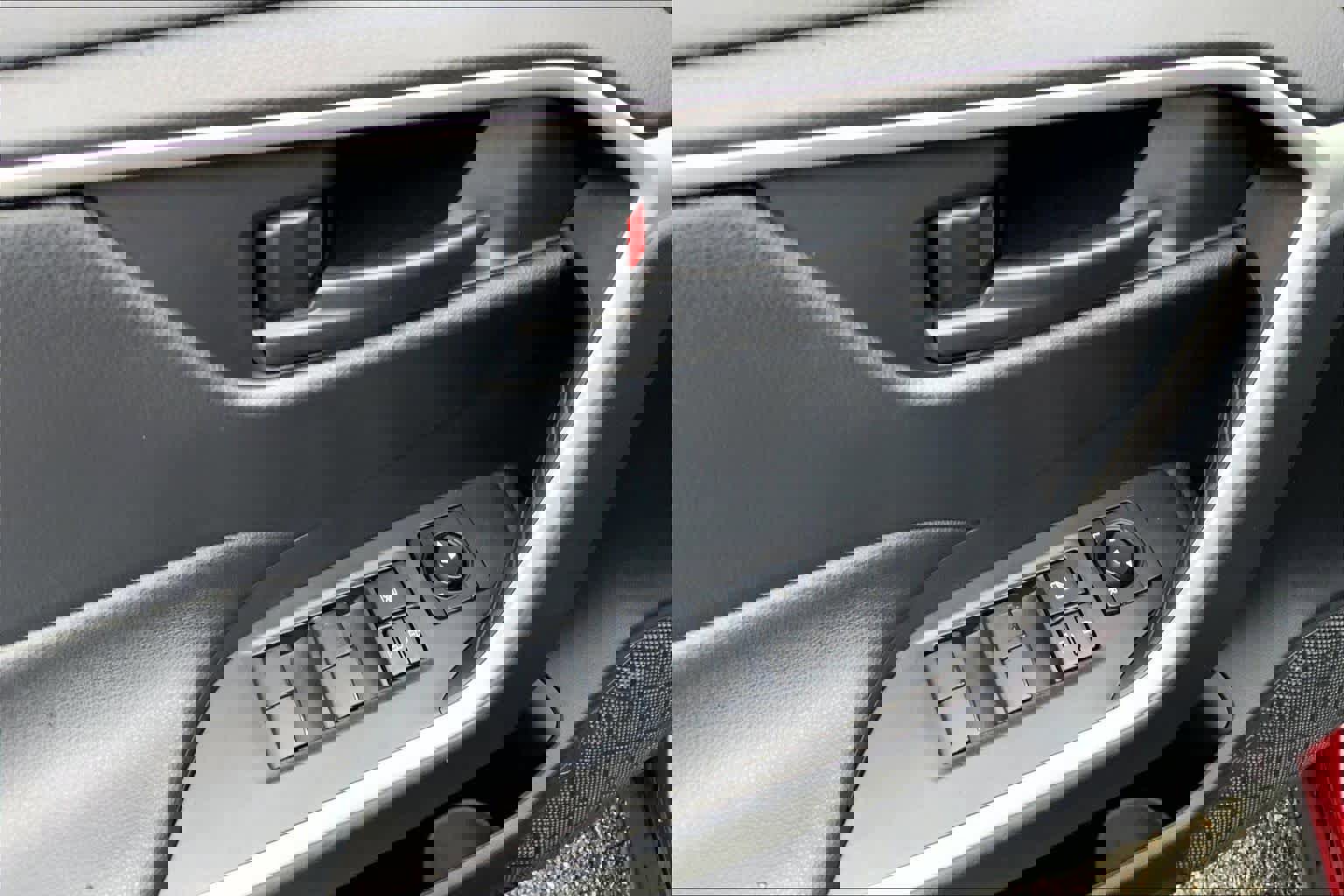 Used 2021 Toyota RAV4 LE image 36