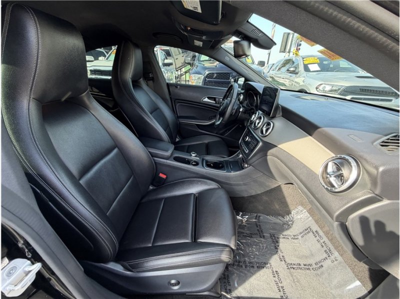 Used 2018 Mercedes-Benz CLA 250 image 33