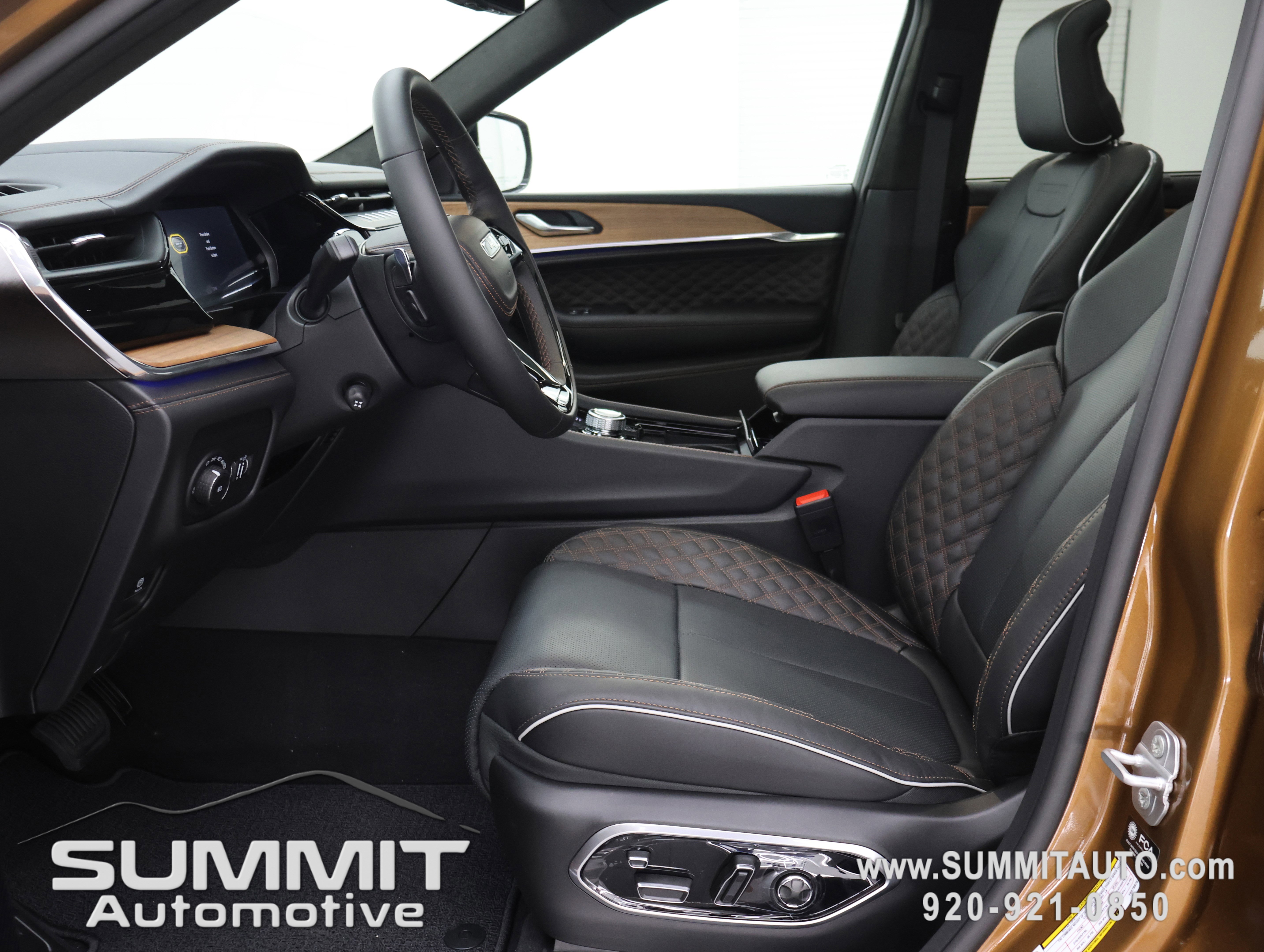 New 2026 Jeep Grand Cherokee Summit AWD/4WD image 8