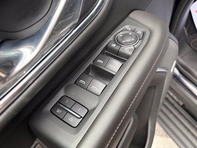 Used 2021 Chevrolet Tahoe High Country w/ Premium Package AWD/4WD image 13