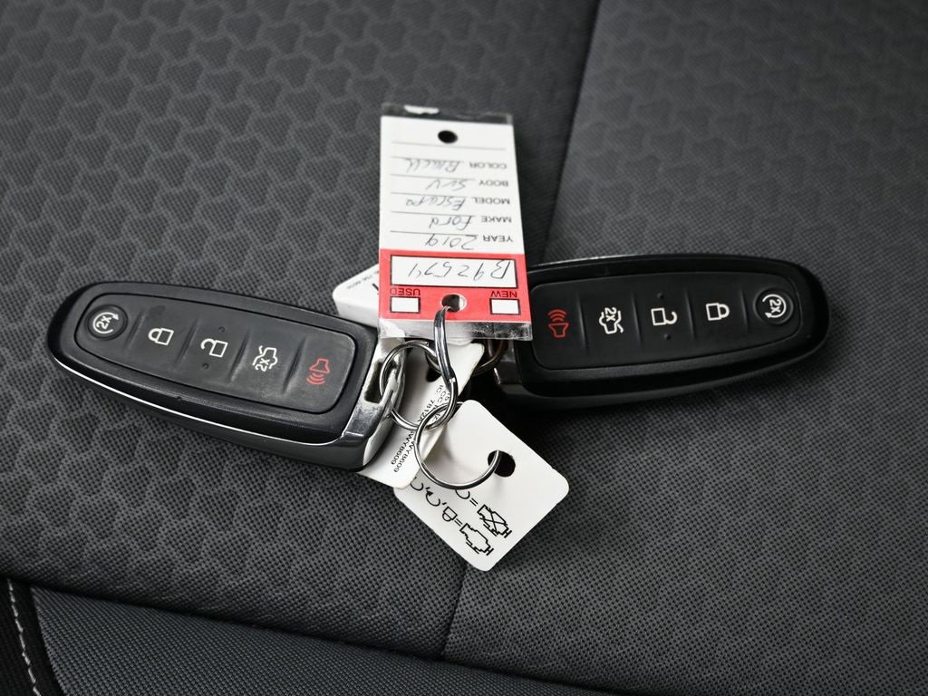 Used 2019 Ford Escape SE image 29