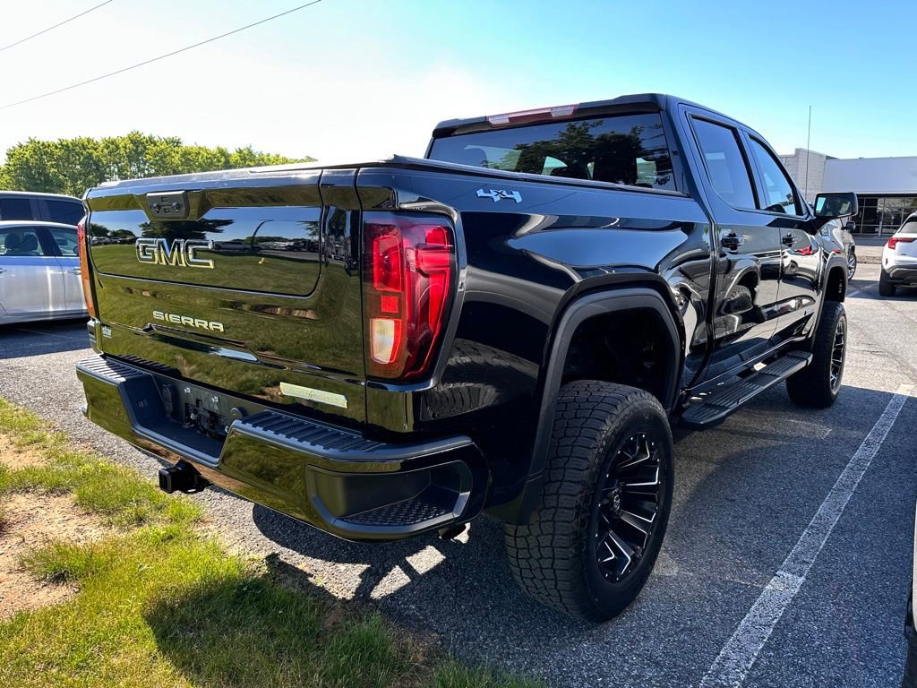 Used 2022 GMC Sierra 1500 Elevation w/ LPO, Elevation Black Package AWD/4WD image 4
