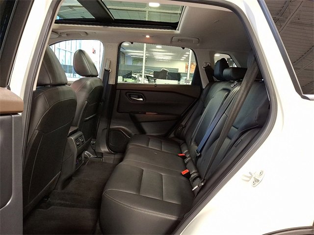 Used 2023 Nissan Rogue SL w/ SL Premium Package image 8