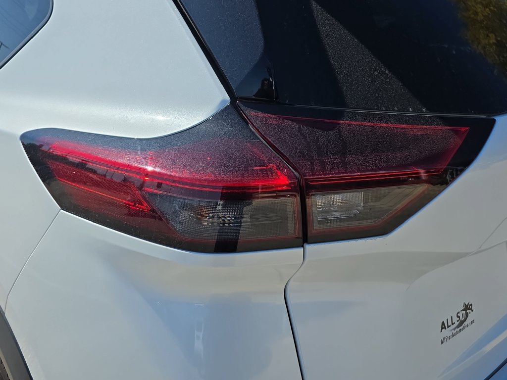 Used 2024 Nissan Rogue SL w/ SL Premium Package FWD image 16