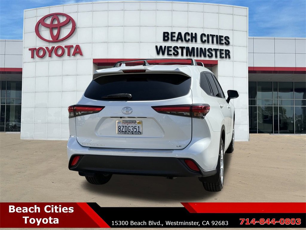 Certified 2022 Toyota Highlander LE image 11