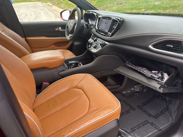 Used 2022 Chrysler Pacifica Pinnacle AWD/4WD image 43