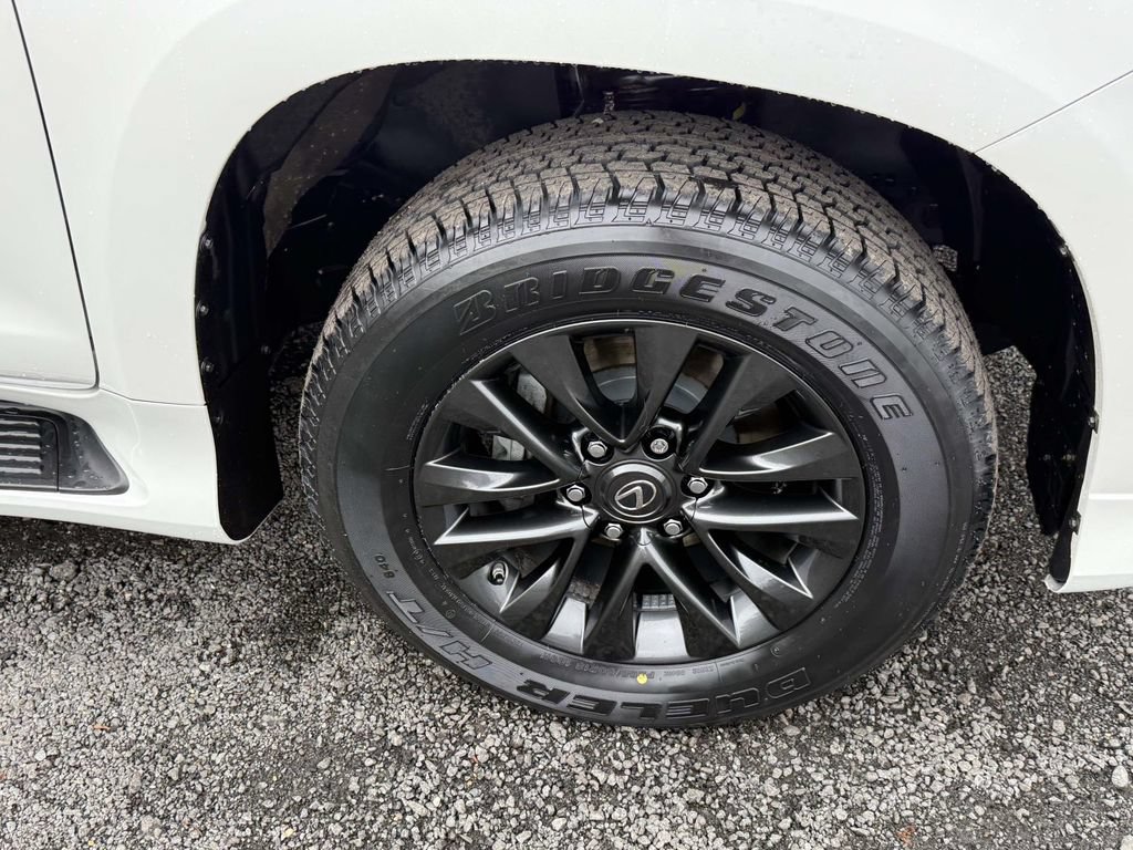Used 2023 Lexus GX 460 Premium w/ Premium Package AWD/4WD image 7