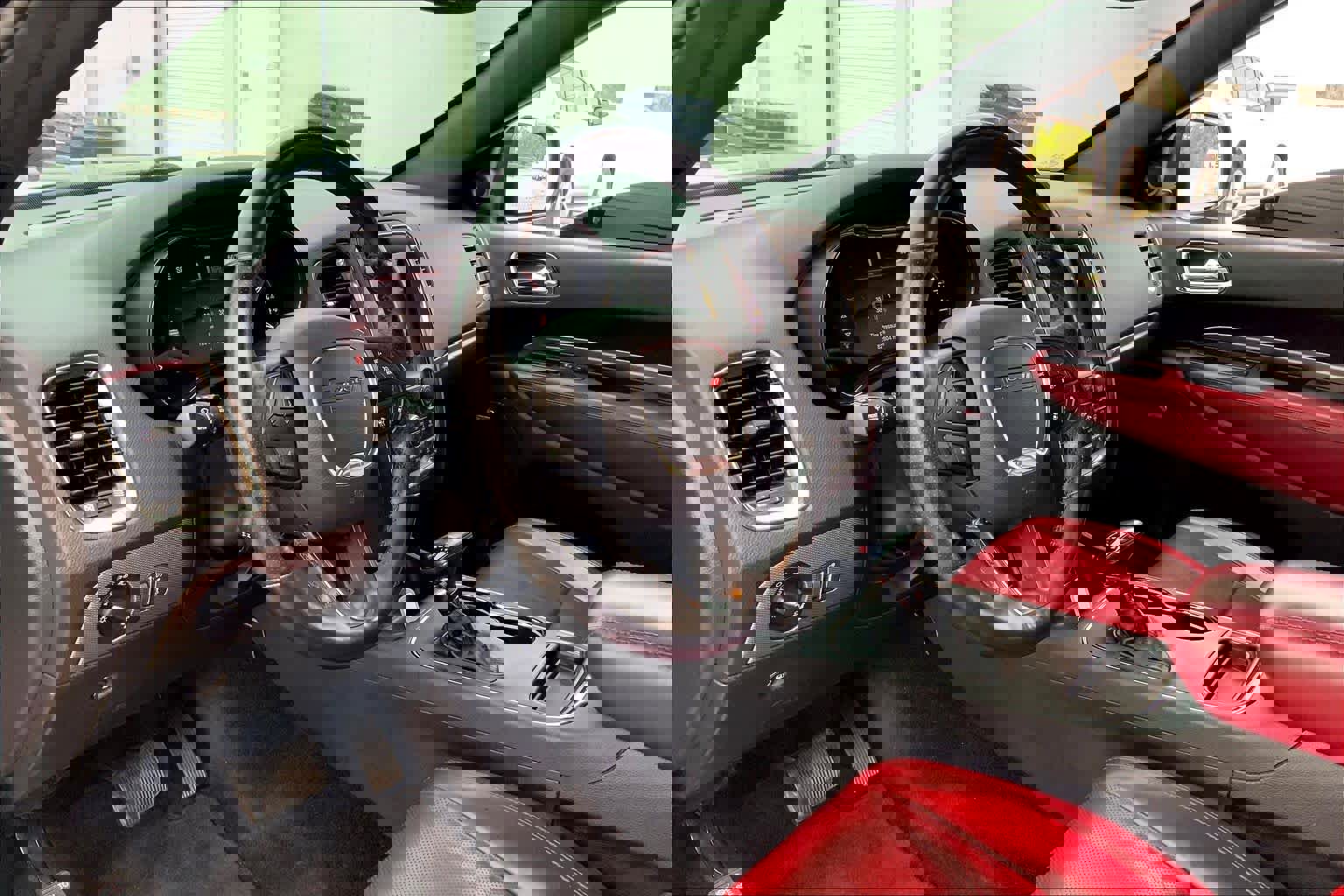 Used 2018 Dodge Durango R/T w/ Technology Group image 17