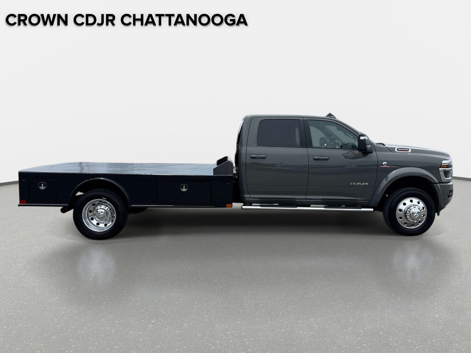 Used 2026 RAM 5500 4x4 Crew Cab w/ Laramie Trim Package image 3
