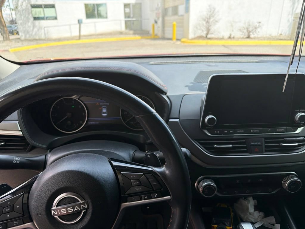 Used 2023 Nissan Altima 2.5 SR FWD image 11