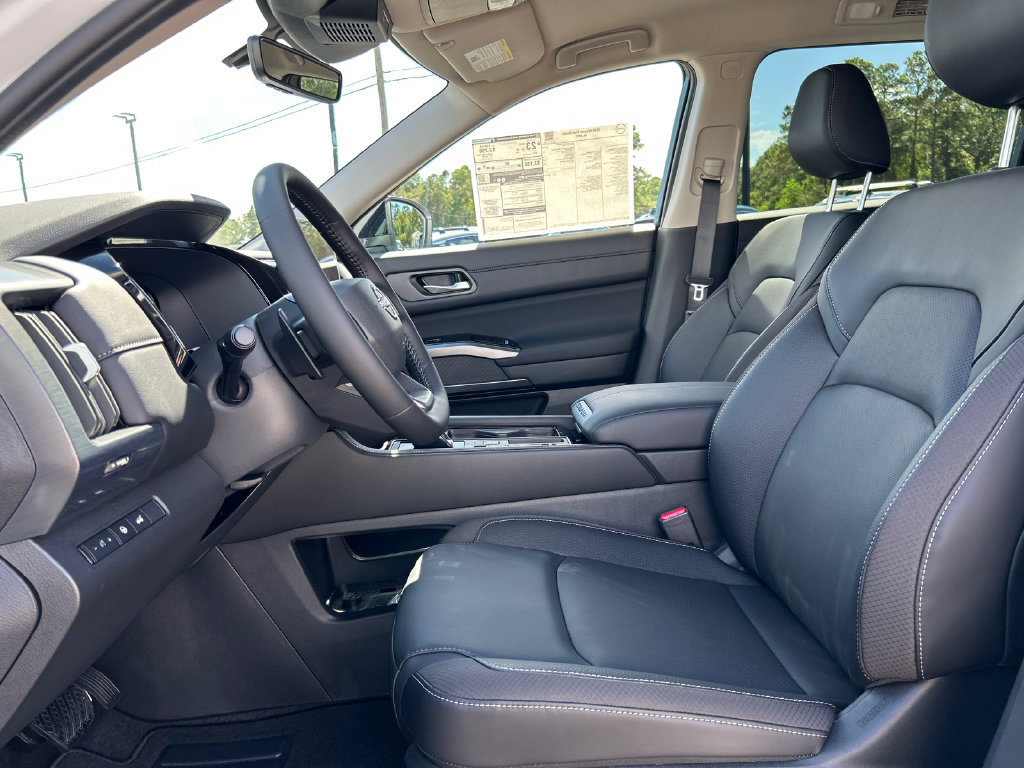 New 2026 Nissan Pathfinder SL w/ Cargo Package FWD image 14