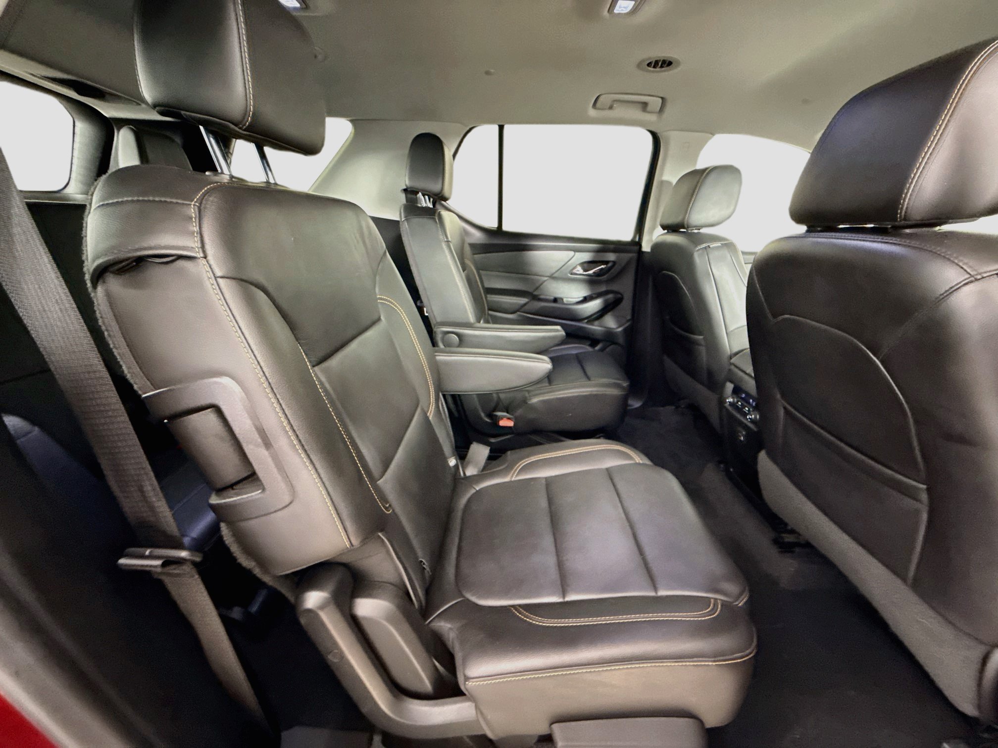 Used 2020 Chevrolet Traverse LT FWD image 28