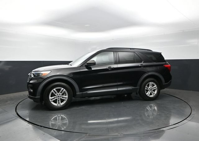 Used 2020 Ford Explorer XLT w/ Comfort Package AWD/4WD image 3
