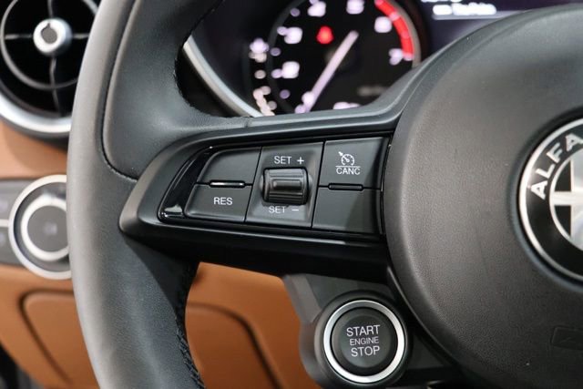 Used 2020 Alfa Romeo Giulia AWD w/ Cold Weather Package image 19