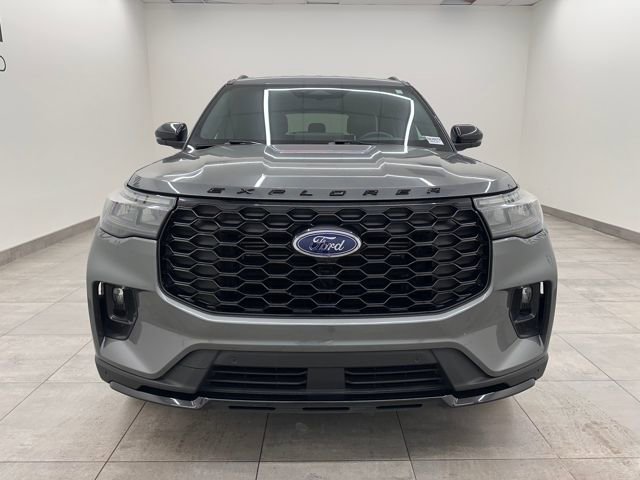 Certified 2025 Ford Explorer ST-Line w/ ST-Line Street Pack image 9